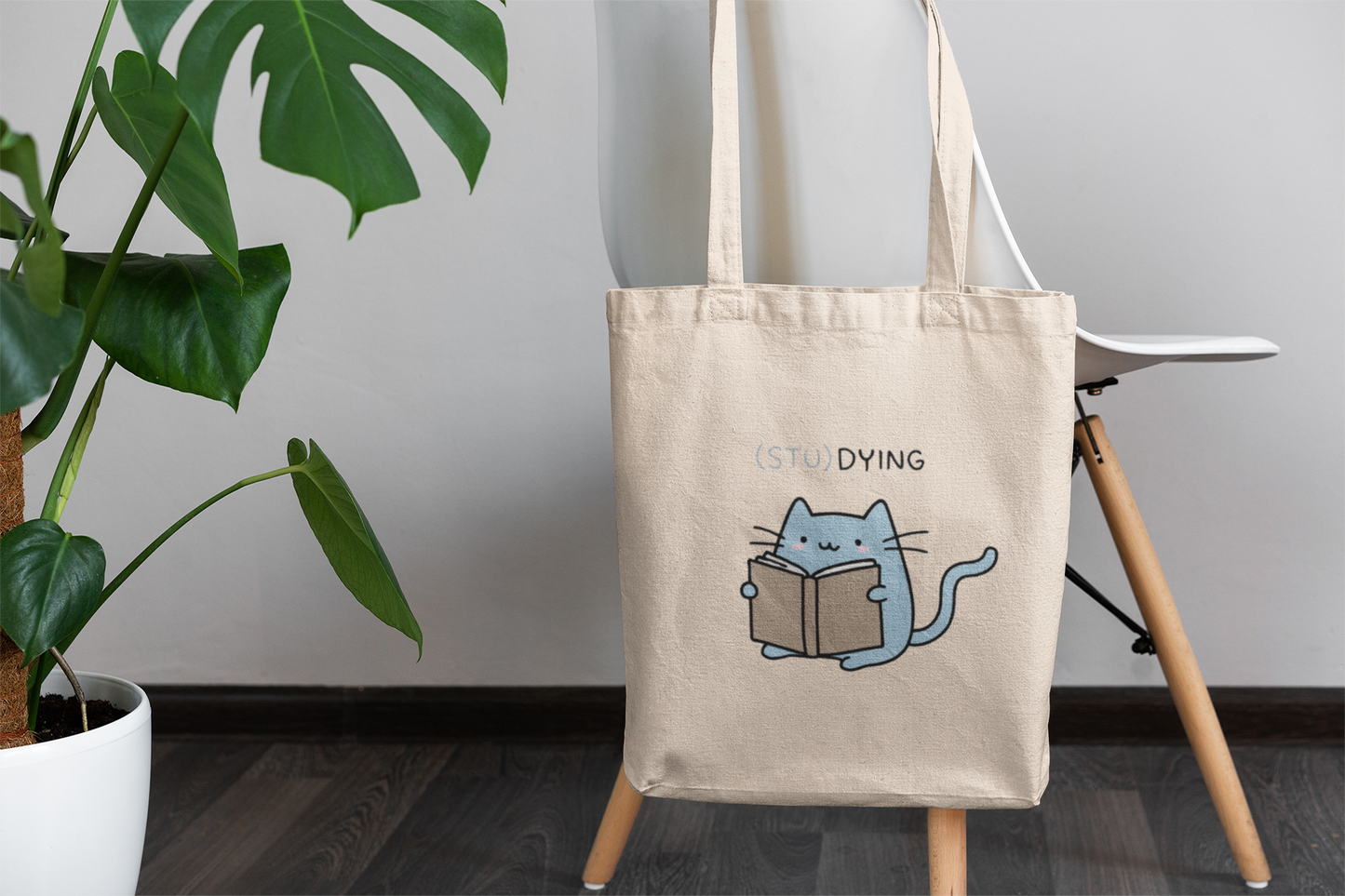 Studying Cat Tote Bag – Cute & Funny Book Lover Design